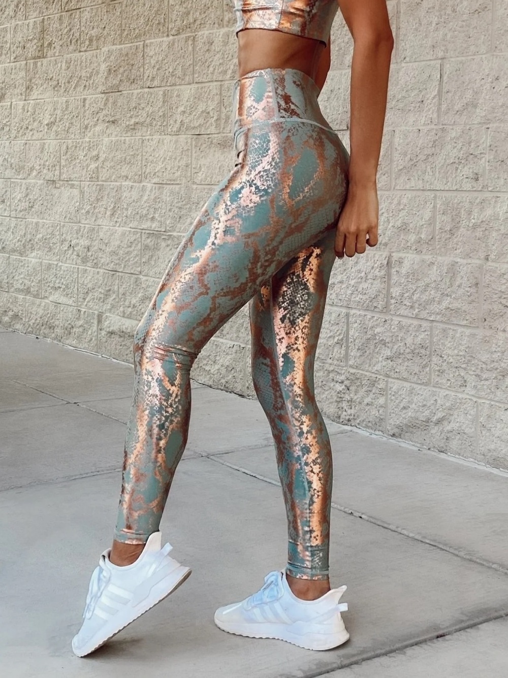 High-Rise Metallic Rose Gold & Teal Leggings - Picture 2 of 13